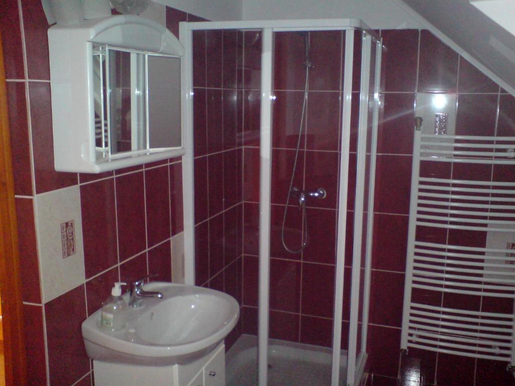 Szarvas Panzio Hotel Erdobenye Bilik gambar