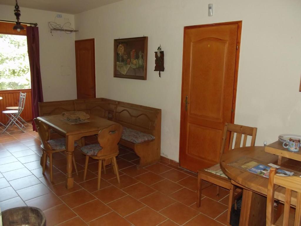 Szarvas Panzio Hotel Erdobenye Luaran gambar